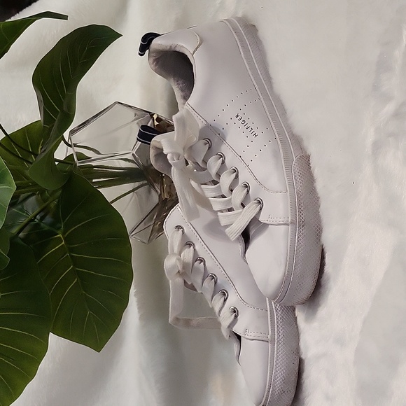 Tommy Hilfiger Sneakers - Picture 1 of 7